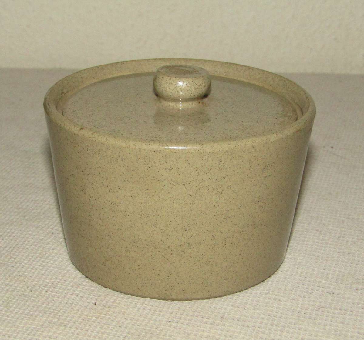 Vintage 1970s Moira Farmhouse Stoneware Pot with Lid  Single Portion Size