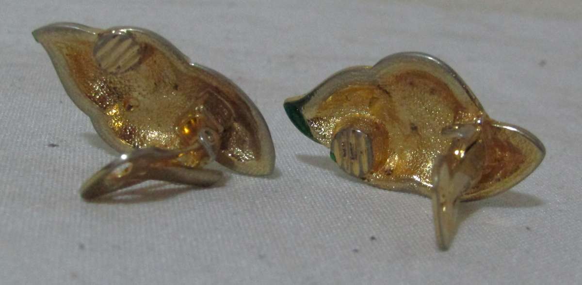 Vintage Gold Tone and Emerald Green Enamel Clip-on Earrings