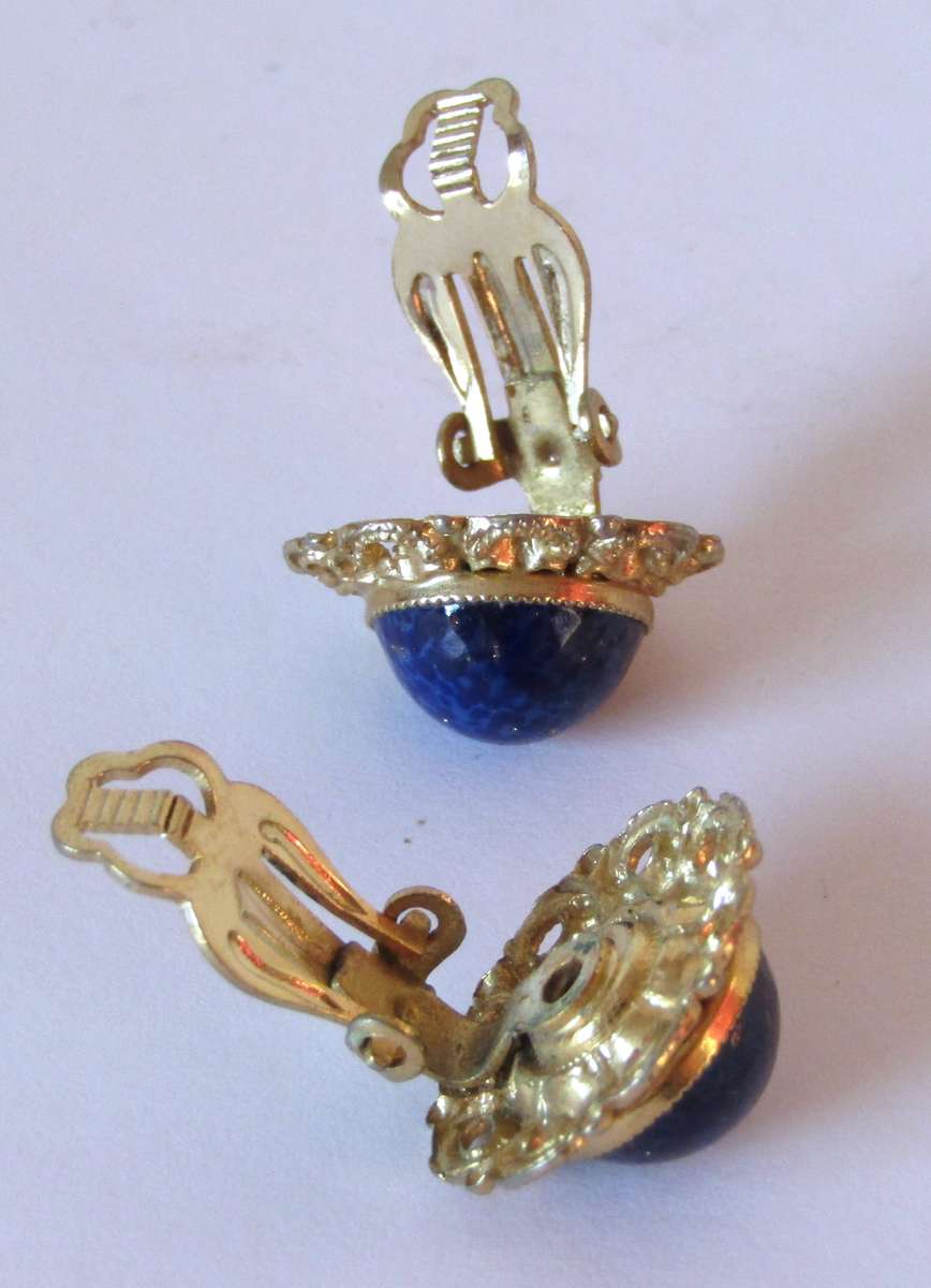 Vintage 1950s Stamped Gilt metal and Lapis Lazuli Clip-on Earrings