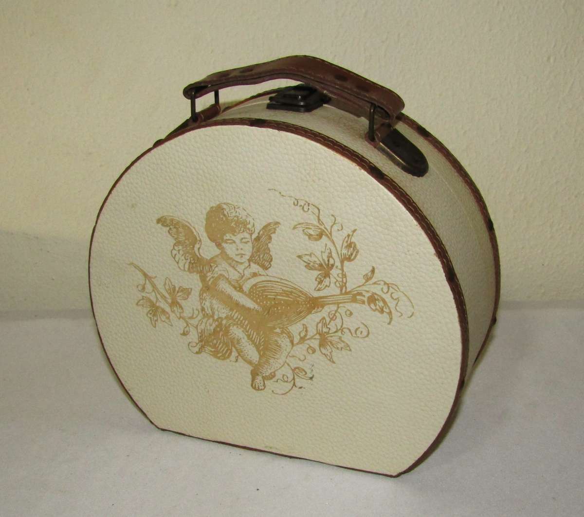 Vintage-Style Round Vanity Case with Cherub Print