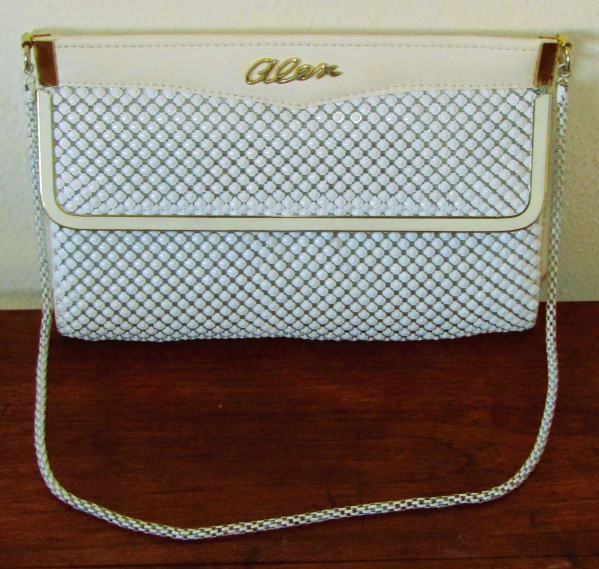 Vintage 1970s Alex White Mesh Clutch/Shoulder Bag by Alessandro Meucci for Creazioni Meucci  Italy