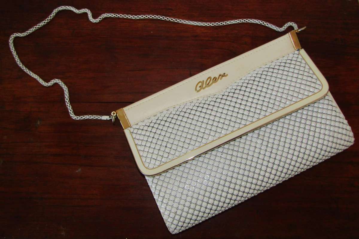 Vintage 1970s Alex White Mesh Clutch/Shoulder Bag by Alessandro Meucci for Creazioni Meucci  Italy