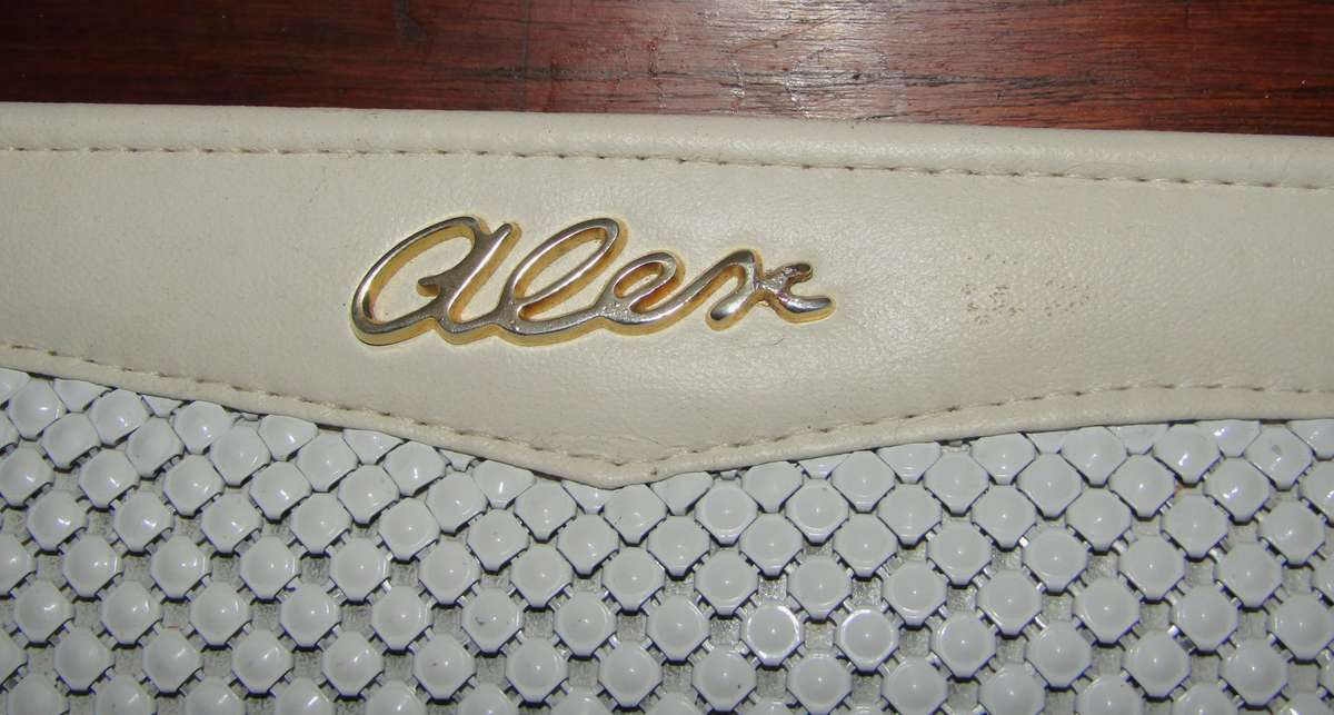 Vintage 1970s Alex White Mesh Clutch/Shoulder Bag by Alessandro Meucci for Creazioni Meucci  Italy