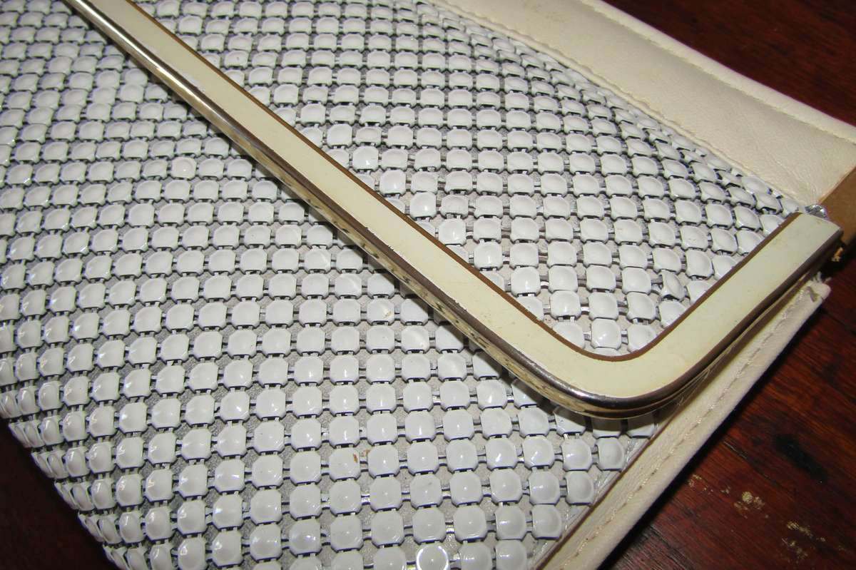 Vintage 1970s Alex White Mesh Clutch/Shoulder Bag by Alessandro Meucci for Creazioni Meucci  Italy