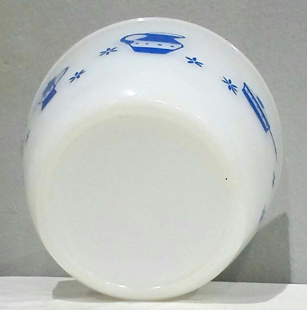 Vintage 1970s Blue & White Milk Glass Mixing Bowl | Unmarked | 19cm