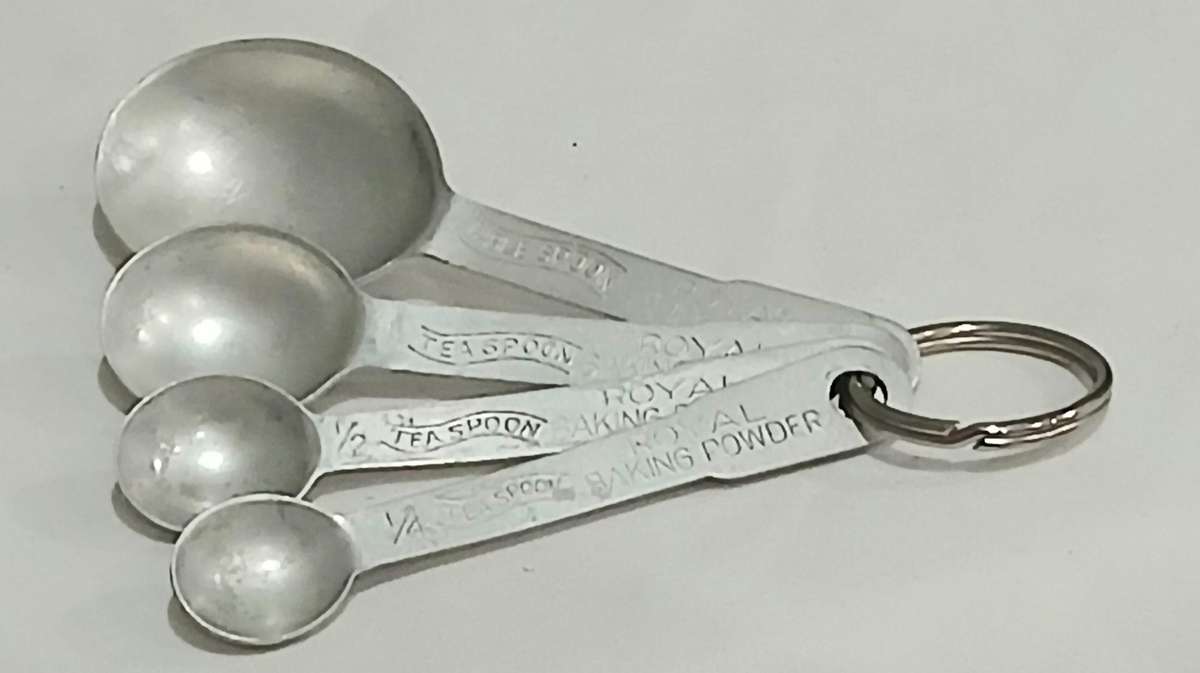 Vintage 1970s Aluminum Measuring Spoons | Royal Baking Powder Branded | Retro Kitchenalia