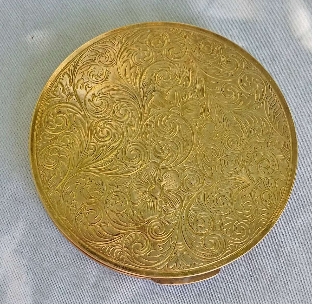 Vintage 1950s Etched & Machine-Tooled Mirrored Powder Compact | Art Nouveau Inspired