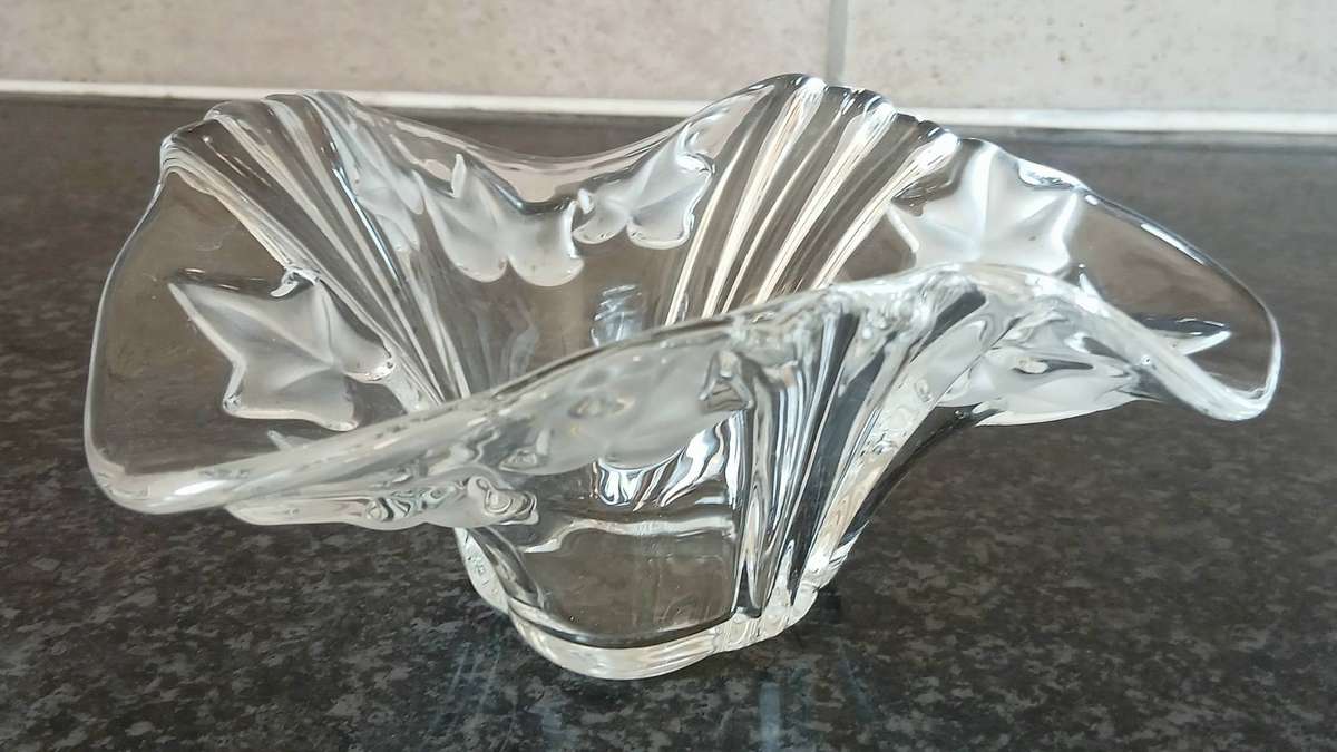 Vintage Mikasa Parisian Ivy Handkerchief Bowl | Sculptural Modern Elegance