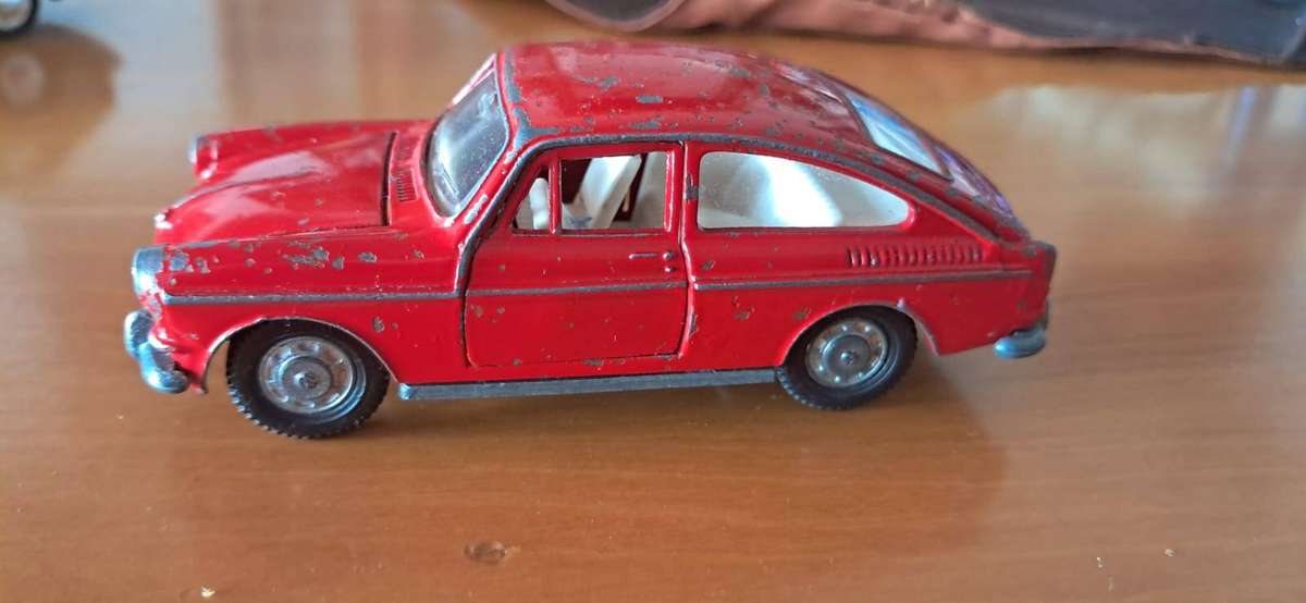 Dinky Toys Volkswagen 1600TL Fastback