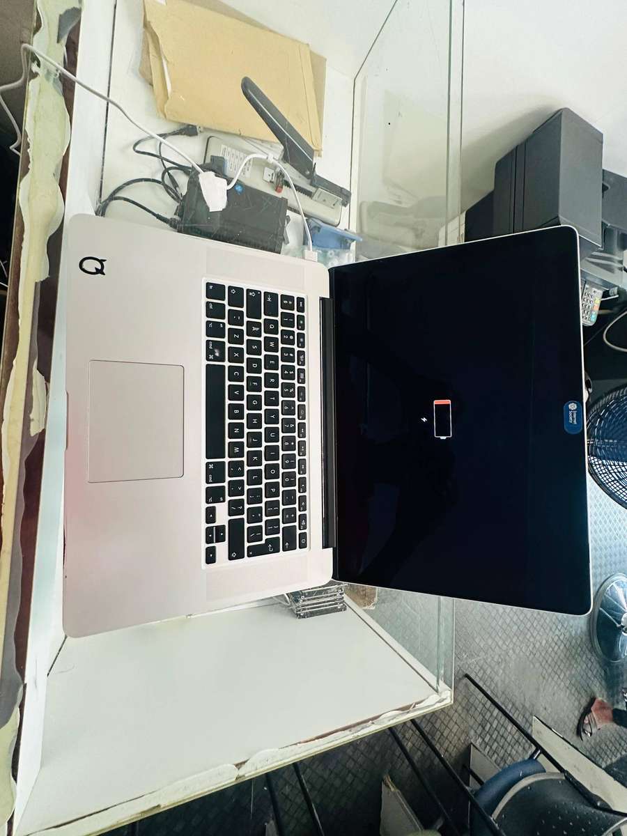 I7, 8GB RAM APPLE MACBOOK PRO 2013 FOR REPAIR OR SPARES