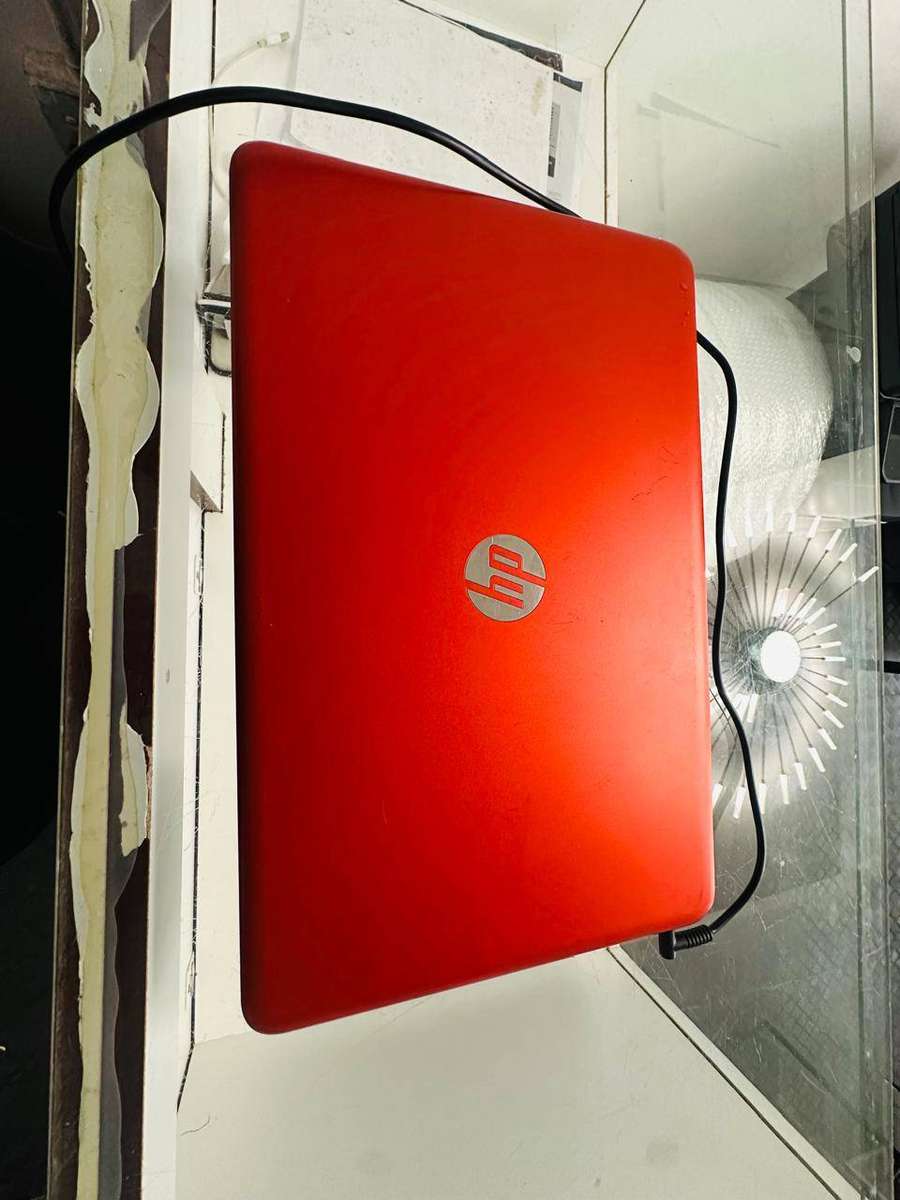 6TH I3, 8GB RAM, 500GB HDD, HP PAVILLION NOTEBOOK PC. C GRADE. NEEDS BATTERY REPLACEMENT
