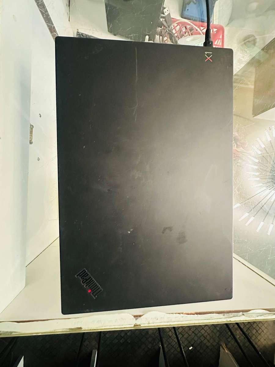 7TH GEN I7, 8GB RAM, LENOVO THINKPAD X1 CARBON NOTEBOOK PC FOR REPAIR OR SPARES
