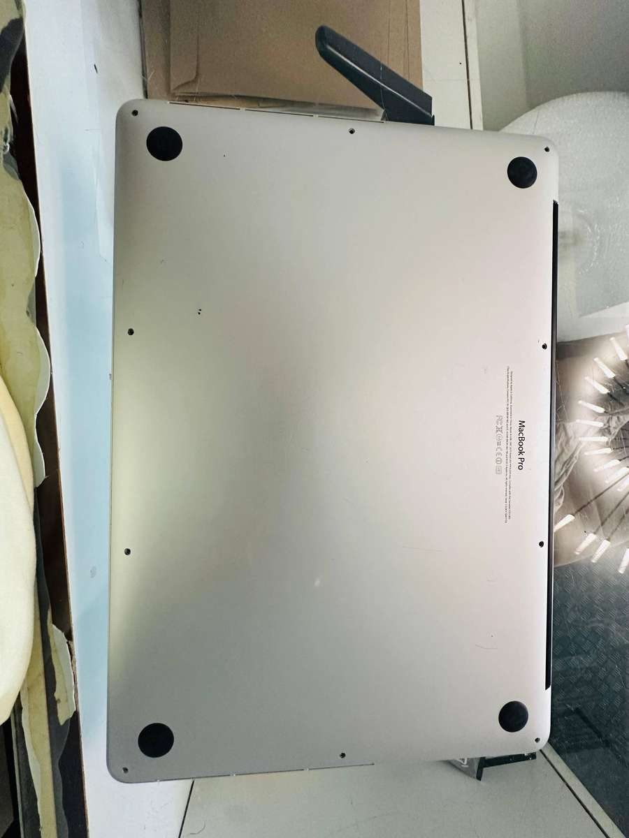 I7, 8GB RAM APPLE MACBOOK PRO 2013 FOR REPAIR OR SPARES