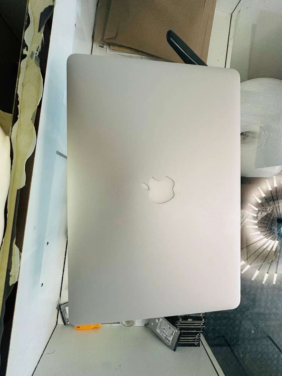 I7, 8GB RAM APPLE MACBOOK PRO 2013 FOR REPAIR OR SPARES