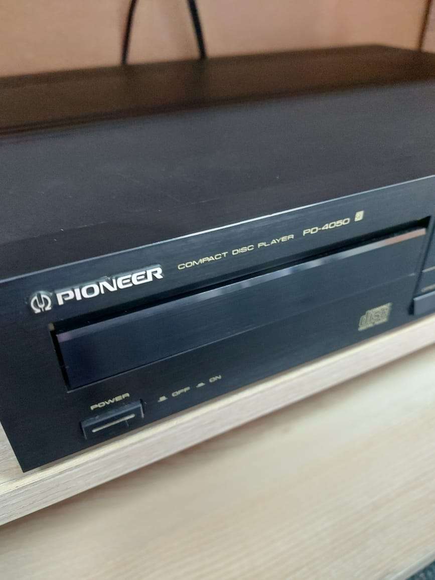 Pioneer Compact Disc Player  PD-4050
