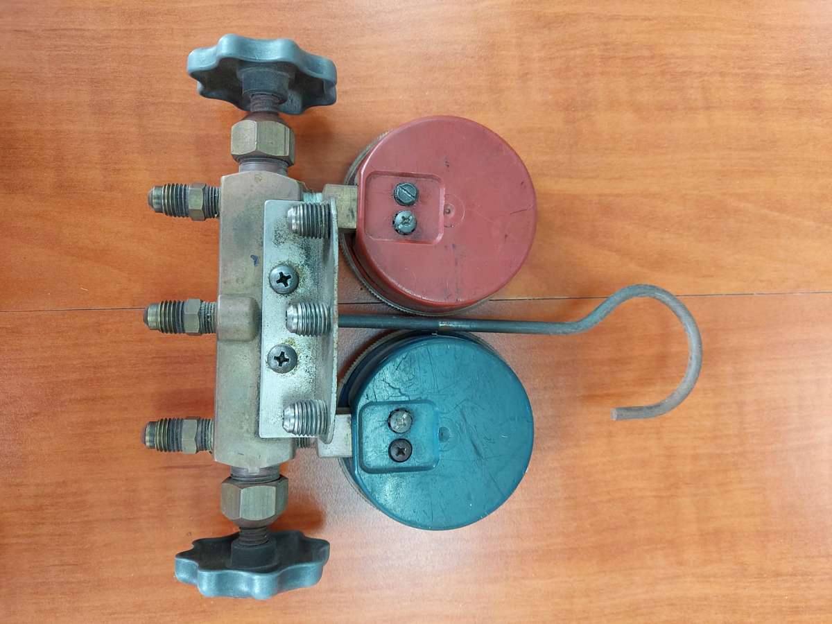 Vintage Refrigeration Charging Manifold Yellow Jacket