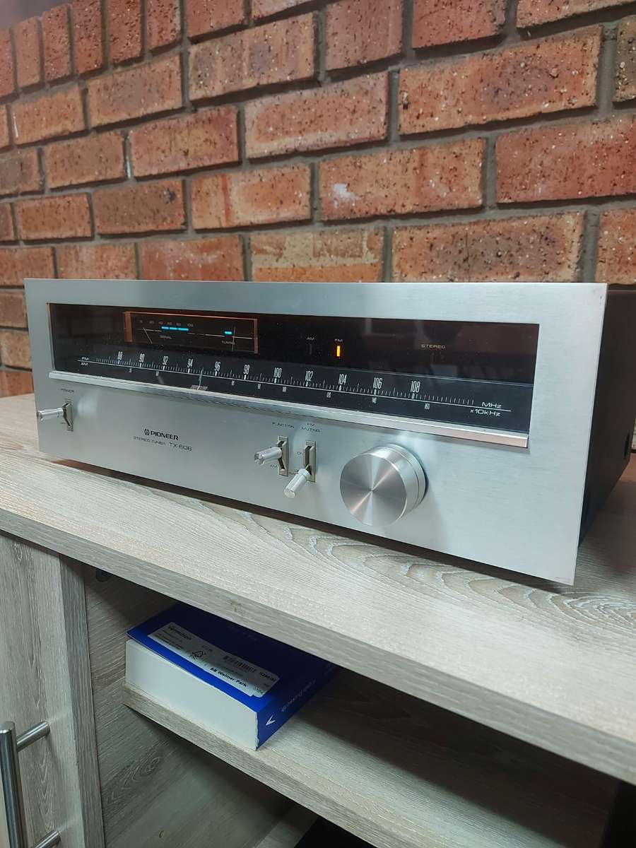 Pioneer Stereo Tuner - TX 608