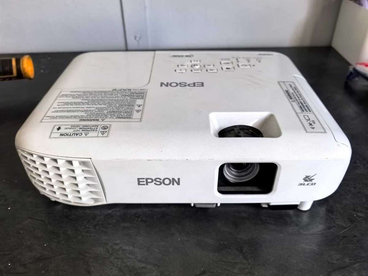 Ebson projector