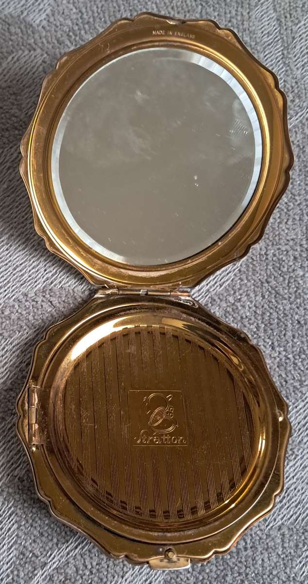 Vintage compact : make up / mirror : 2 lids