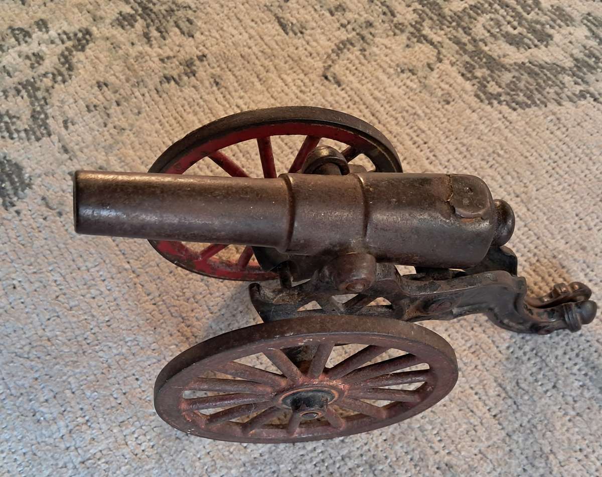 CLASSIC VINTAGE DESK/DISPLAY FIELD CANNON