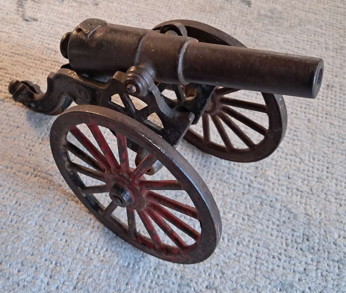 CLASSIC VINTAGE DESK/DISPLAY FIELD CANNON