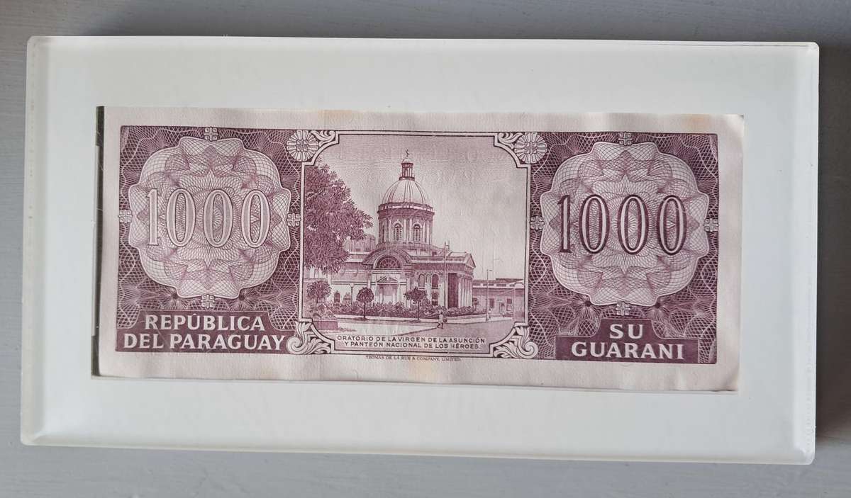 DISPLAY HOLDER : 2001 PARAQUAY 1000 GUARANIES