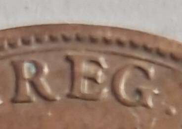 1861 GREAT BRITAIN HALF PENNY : FREEMAN 277 : LETTER E DOUBLING