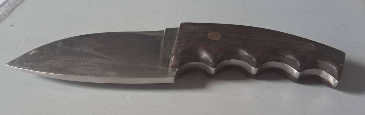 BILTONG KNIFE : LENGTH  183 MM