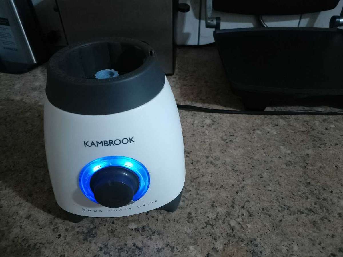 KAMBROOK BLENDER WITH GLASS JUG FOR REPAIRS