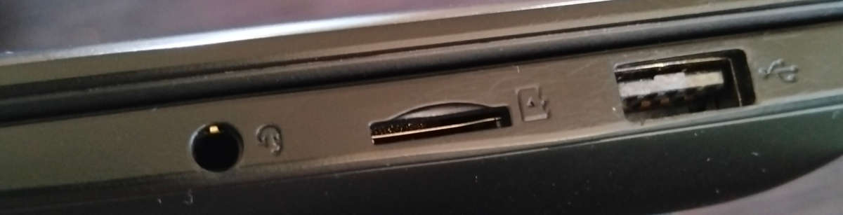 Laptop - Mecer Z140c-Xpress-G (not working I ideal for spares)