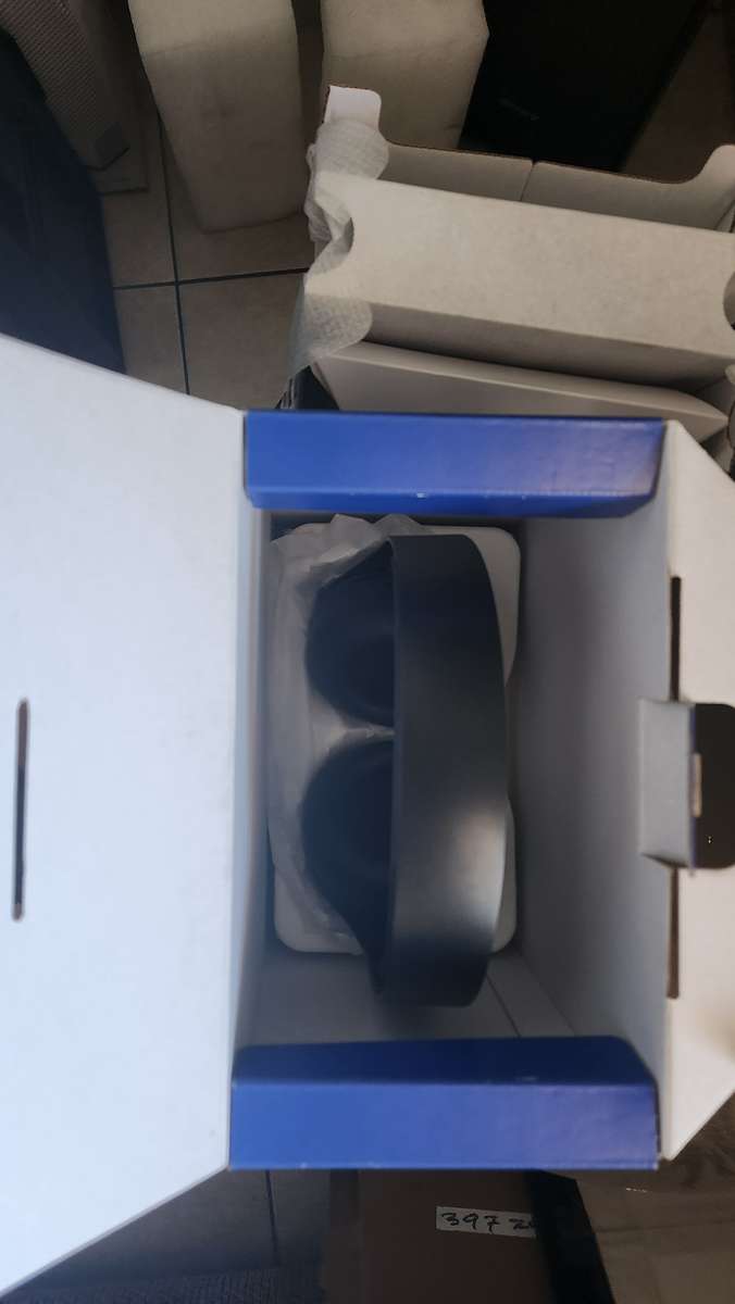 PlayStation PS5 Pulse 3D Wireless Headset with 3.5mm Jack - Midnight Black- in the box