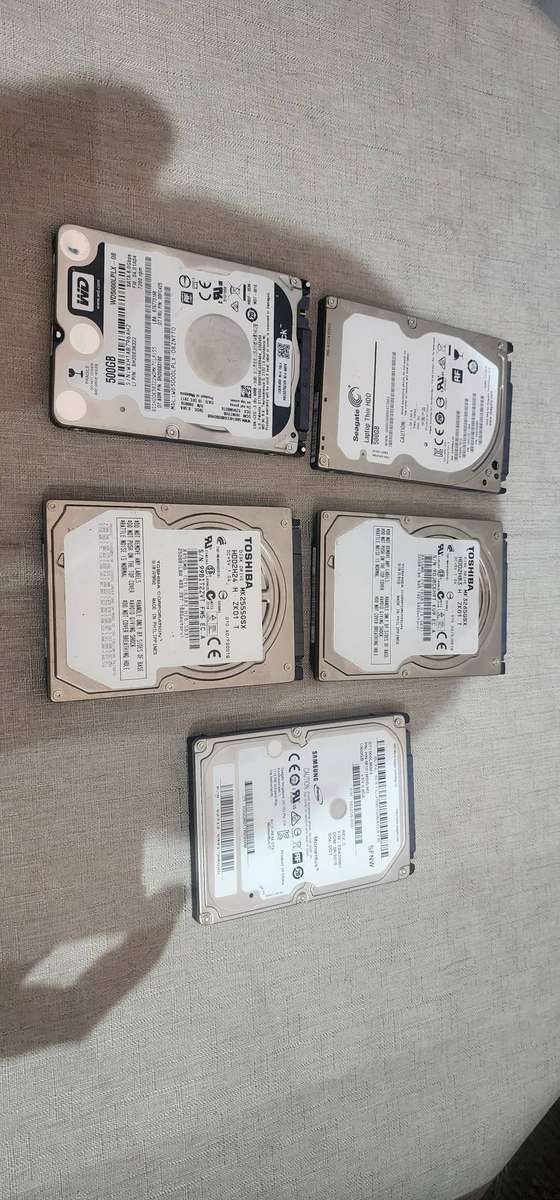 5x sata 2.5" hard drives  (JOB LOT) - SOLD AS IS