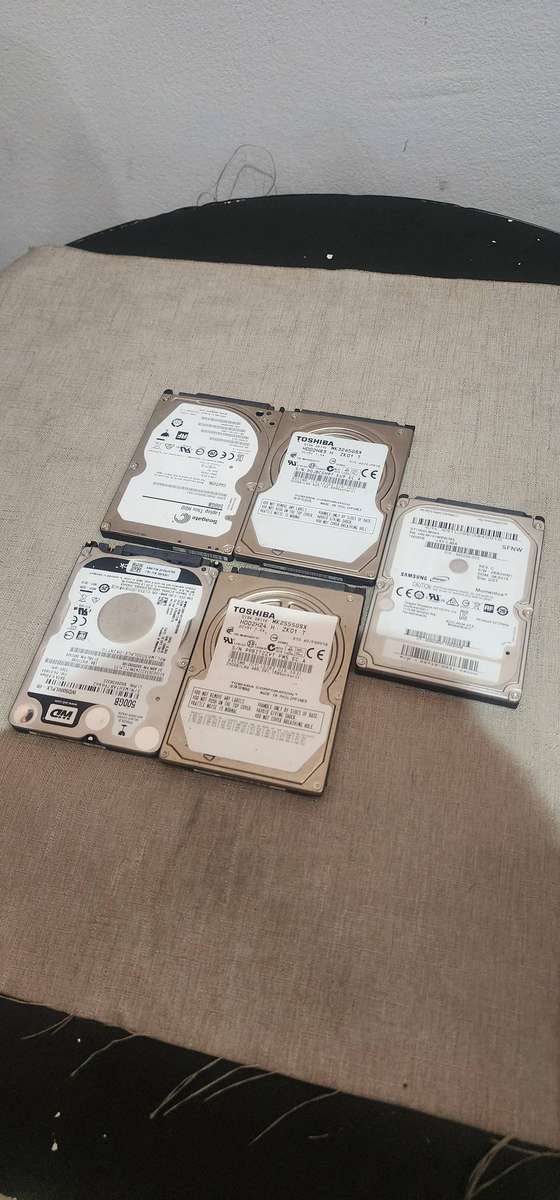 5x sata 2.5" hard drives  (JOB LOT) - SOLD AS IS