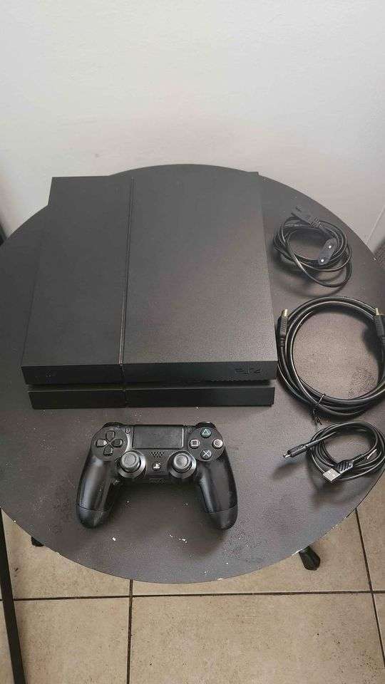 Ps4 console 500gb - 1x controller and cables - matte black
