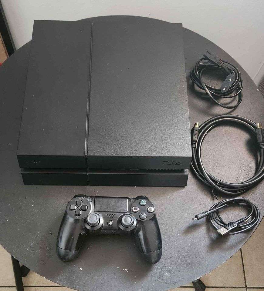 Ps4 console 500gb - 1x controller and cables - matte black