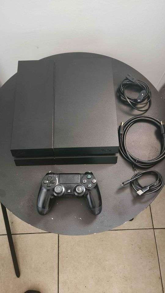Ps4 console 500gb - 1x controller and cables - matte black