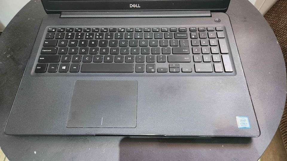 Dell Latitude 3500- (15.6") Quad core i5-8265U, 8gb ddr4 ram, 256gb m.2 ssd- new battery