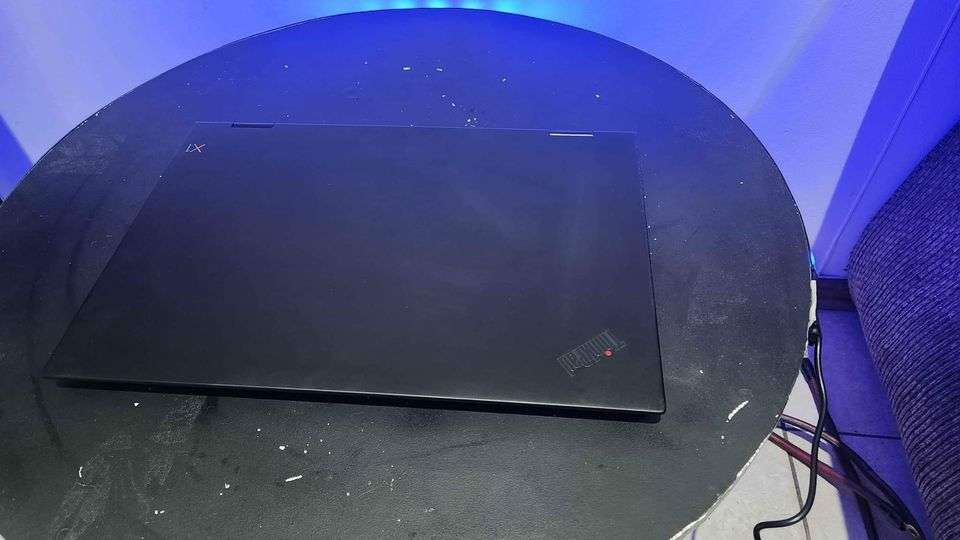 Lenovo Thinkpad X1 Yoga 3rd gen 2 in 1 convertible (14`) Quad Core i7-8650u, 8gb ram, 256gb ssd