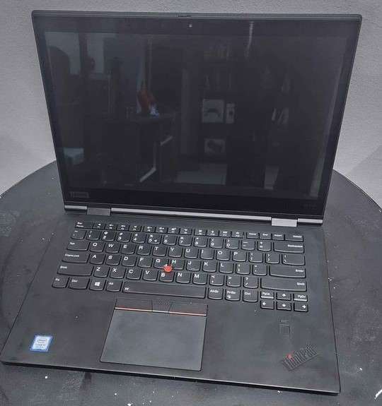 Lenovo Thinkpad X1 Yoga 3rd gen 2 in 1 convertible (14`) Quad Core i7-8650u, 8gb ram, 256gb ssd
