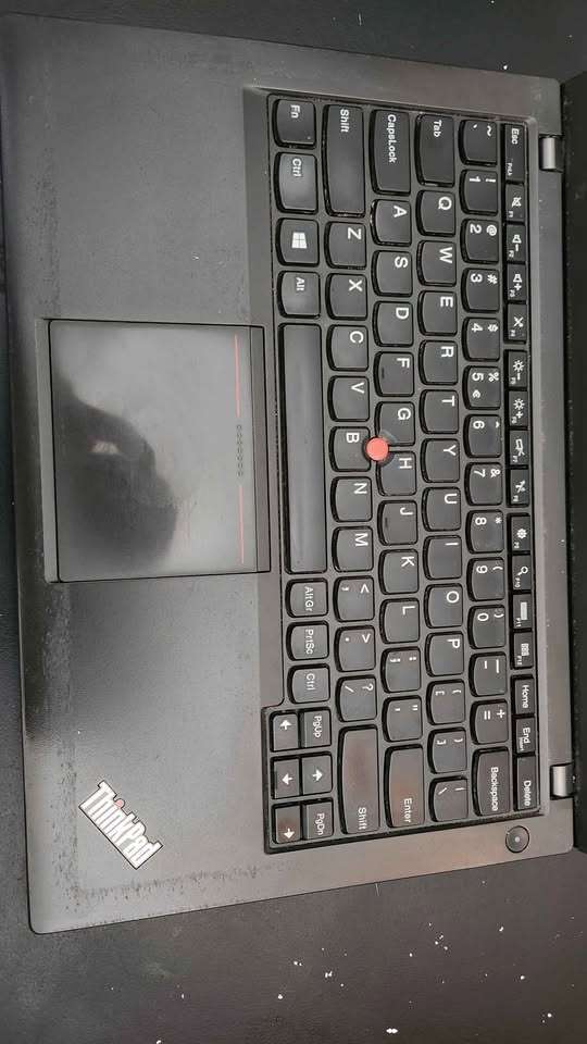 Lenovo thinkpad x240- 12.5' quad core i7-4600u, 8gb ddr3 ram, 500gb hdd