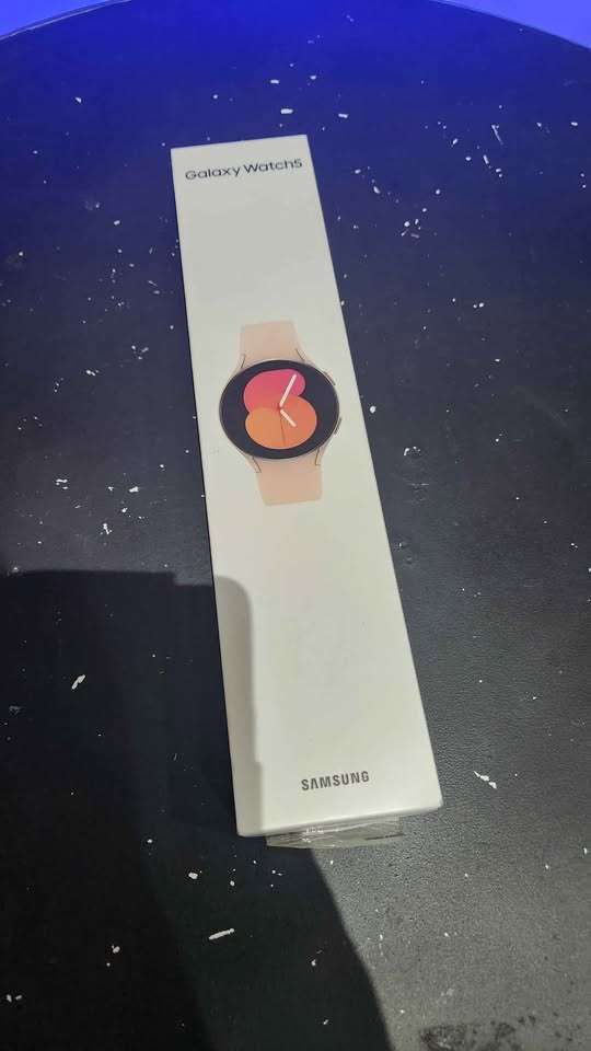 Samsung Galaxy Watch 5 SM-R900 40mm with Charger in the box - Pink Gold