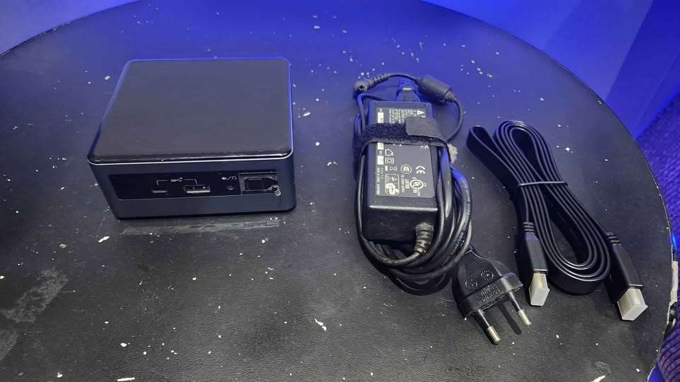Intel Nuc Mini PC (BXNUC10I3FNH) 10th gen- i3 10110u, 8GB DDR4 RAM, 128GB SSD