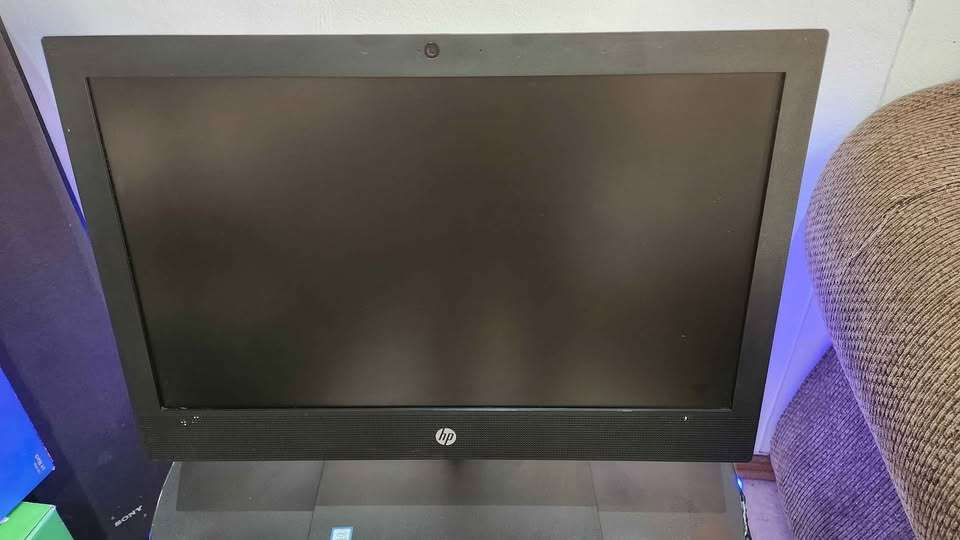 Hp Pro One 400 G4 - all-in-one- (20") - Hexa Core i5 8th gen, 8gb ram 256gb ssd