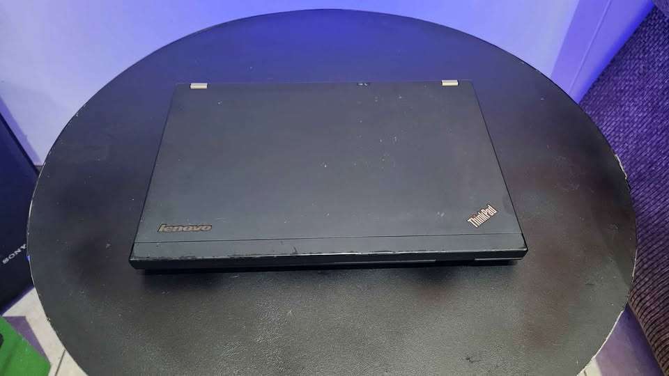 Lenovo Thinkpad x230- (12.5`) Dual core i5-3320m, 8gb ddr3 ram, 500gb harddrive