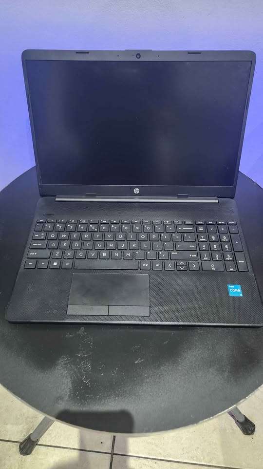 HP 15-dw3030ni notebook - (15.6") Quad Core i3 -1125G4, 8GB ddr4 ram, 250gb SSD