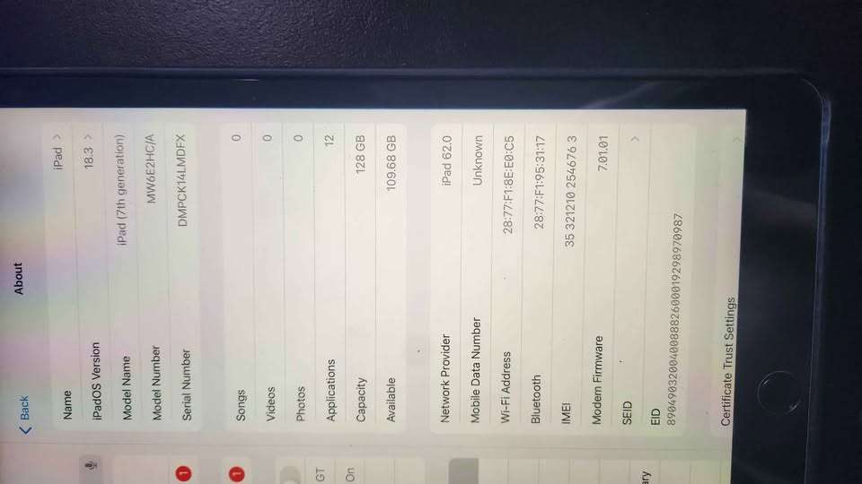 Apple Ipad A2196 - (10.2") 7th gen 128gb cellular with wifi + accessories