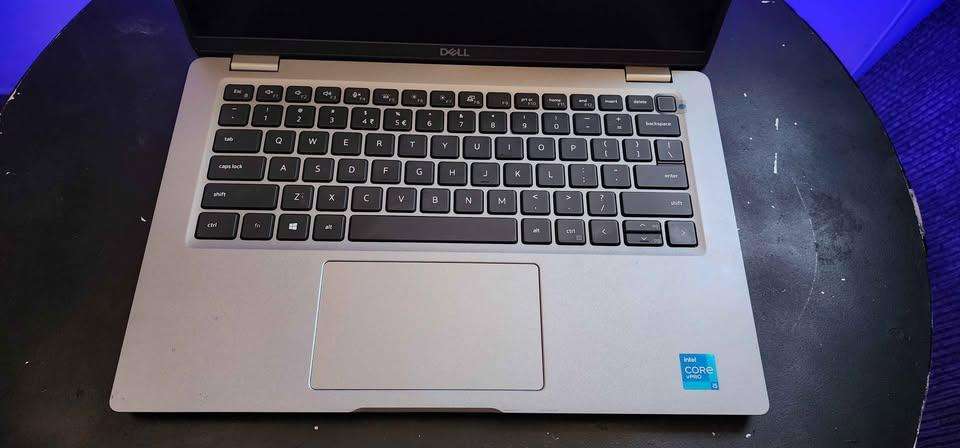 Dell Latitude 5420- (14`) i5- 11th gen, 8gb ddr4 ram, 256gb NVMe SSD!! Free bag