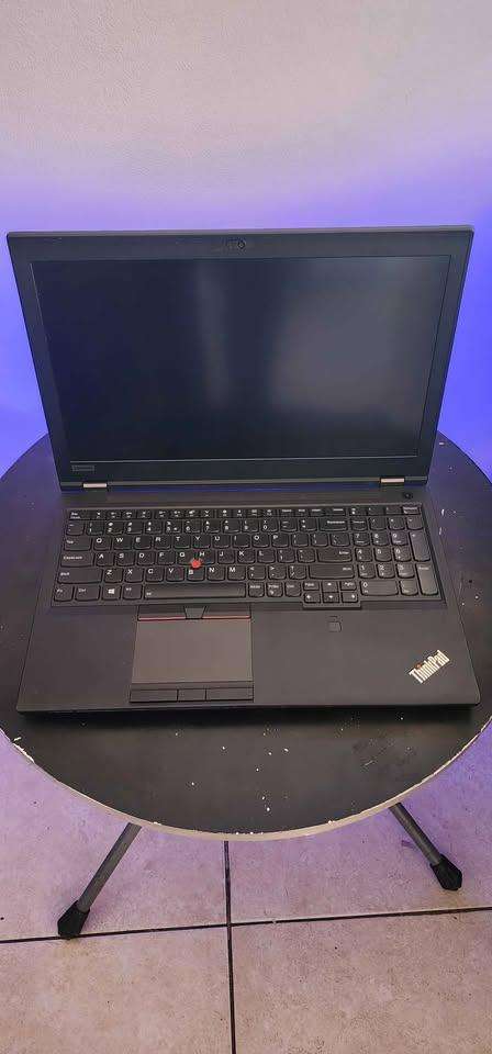 Lenovo Thinkpad P52 (15.6") Hexa core i7-8750H, 32gb ram, 512gb m.2 ssd, Quadro P1000 4gb