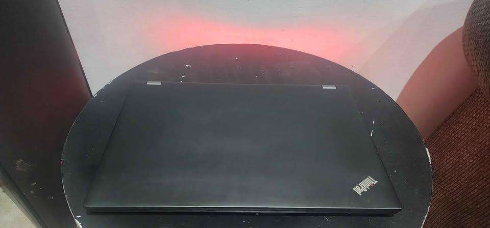 Lenovo Thinkpad P52 (15.6") Hexa core i7-8750H, 16gb ram, 1tb hdd, Quadro P1000 4gb