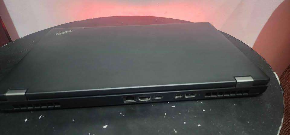 Lenovo Thinkpad P52 (15.6") Hexa core i7-8750H, 16gb ram, 1tb hdd, Quadro P1000 4gb